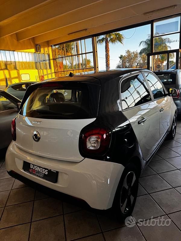 Usata Smart ForFour Prime 70 CV (51 kW) 2015 Bianco Utilitaria