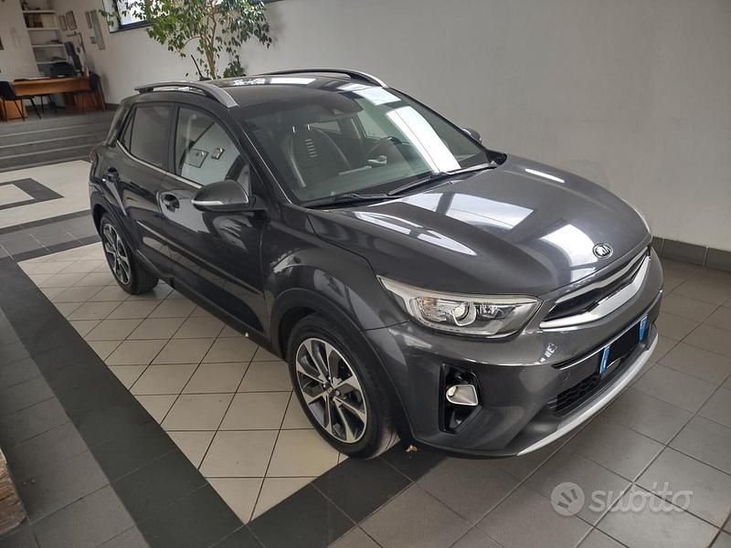 Usata Kia Stonic 100 CV (73 kW) 2018 Grigio SUV