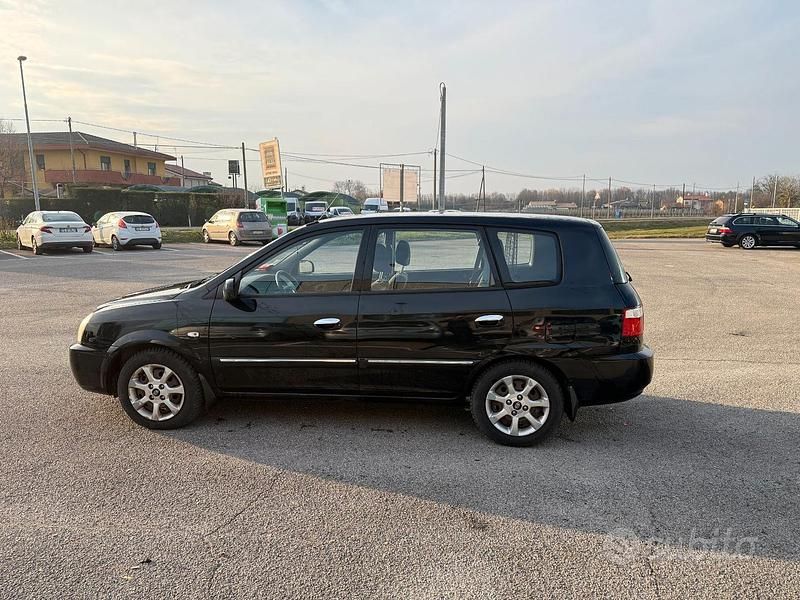 Usata Kia Carens 2004 Nero Monovolume
