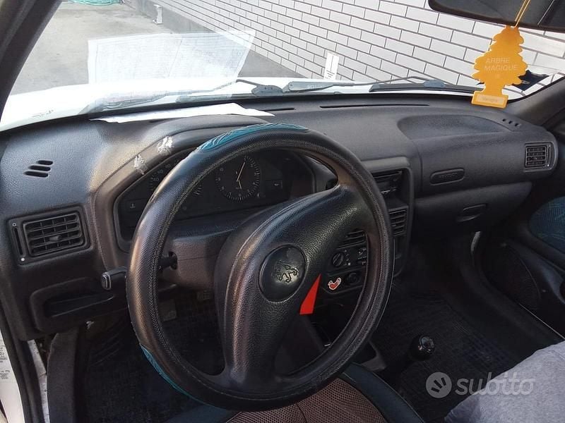 Usata Peugeot 106 57 CV (41 kW) 1999 Utilitaria