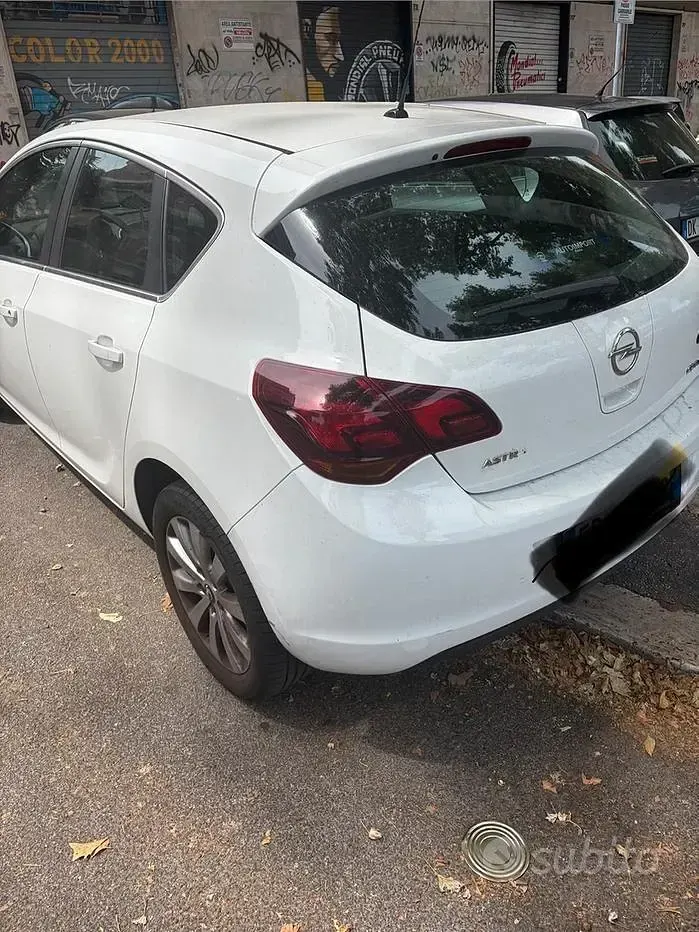 Usata Opel Astra 60 CV (44 kW) 2010 Berlina