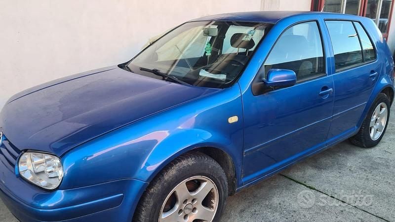 Usata VW Golf 90 CV (66 kW) 1999 Blu Berlina
