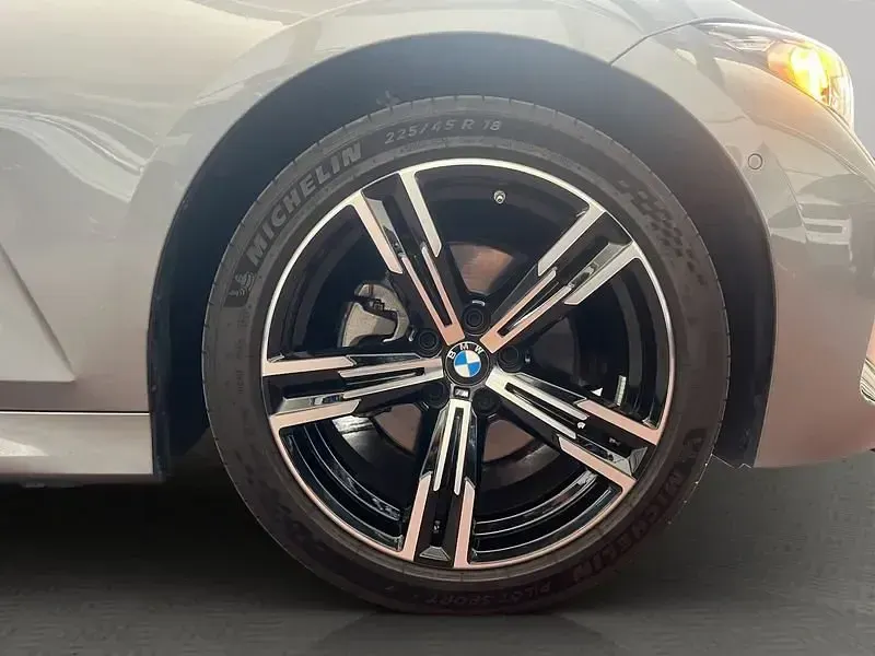 Usata BMW 320 M Sport 190 CV (139 kW) 2025 Grigio scuro Utilitaria