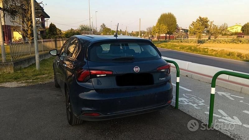 Usata Fiat Tipo Lounge 95 CV (69 kW) 2018 Blu Berlina