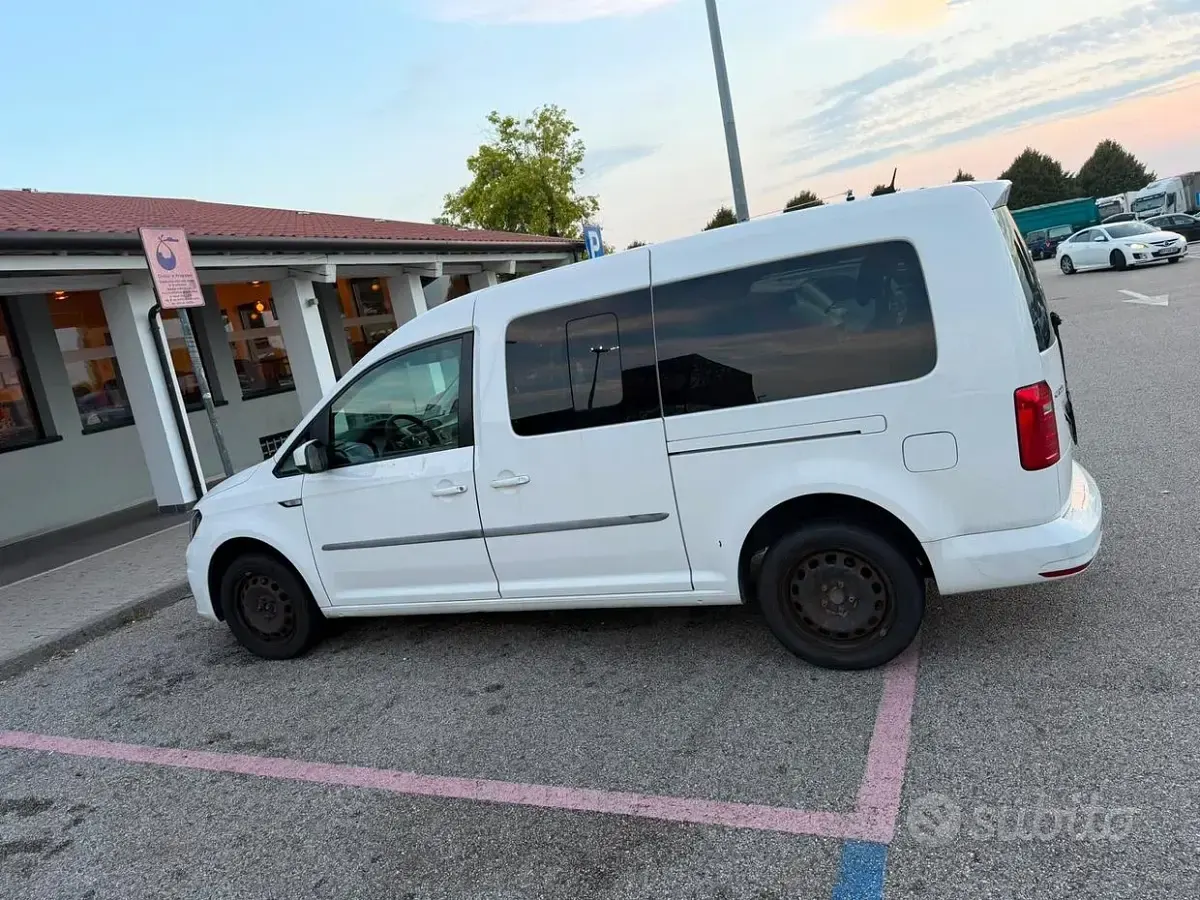 Usata VW Caddy Maxi 102 CV (75 kW) 2019 Bianco Monovolume