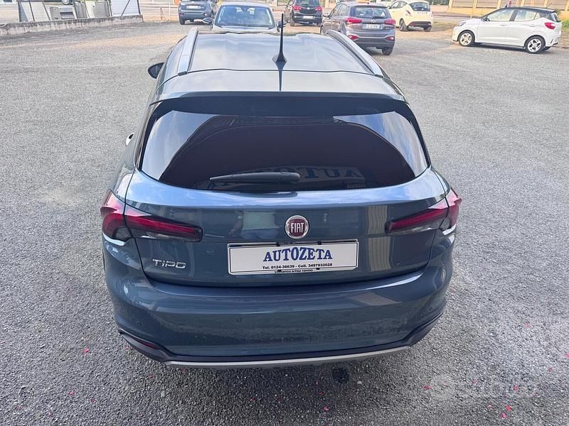 Usata Fiat Tipo Cross 101 CV (74 kW) 2022 Blu Berlina
