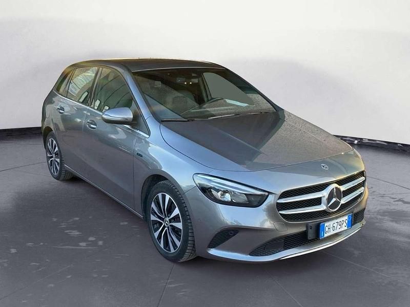 Usata Mercedes B250e Business 160 CV (117 kW) 2021 Grigio Monovolume