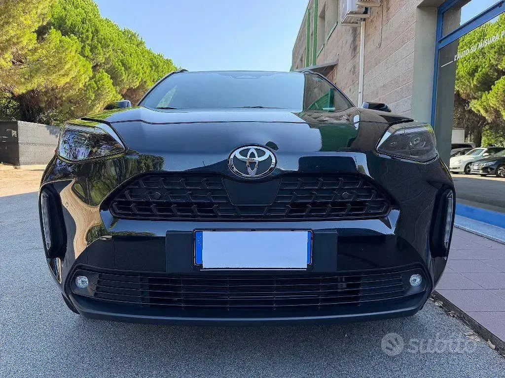 Usata Toyota Yaris Cross 92 CV (67 kW) 2024 Nero SUV