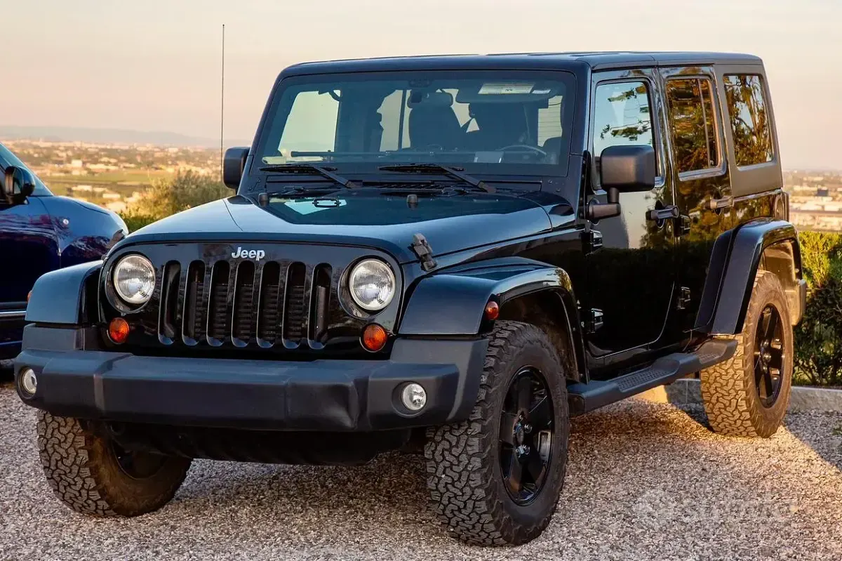 Usata Jeep Wrangler Unlimited Sahara 200 CV (147 kW) 2011 Nero SUV