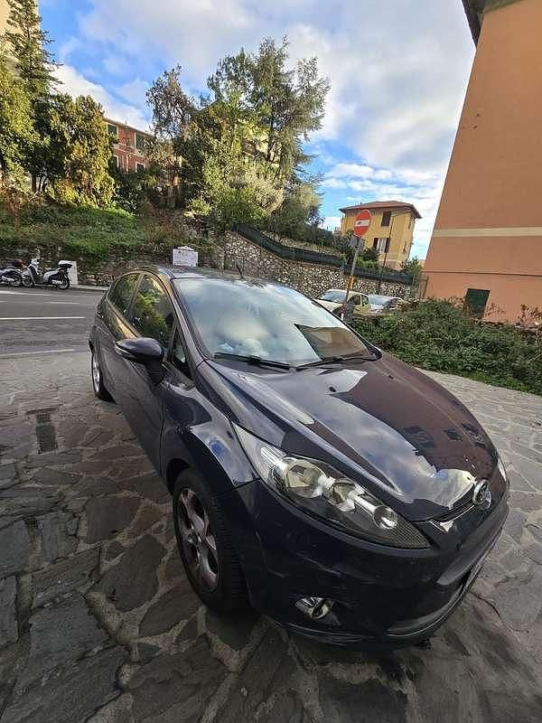Usado Ford Fiesta 68 HP (50 kW) 2012 Azul Citadino