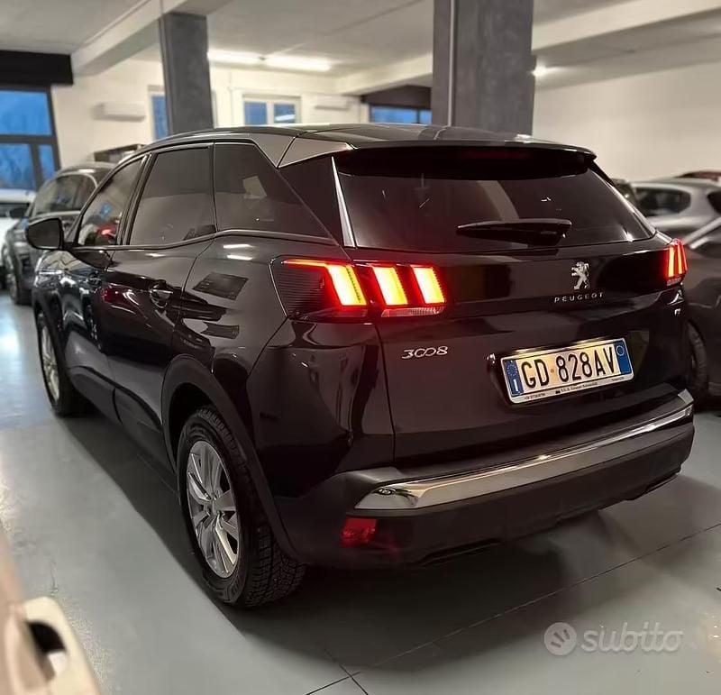 Usata Peugeot 3008 Business-Line 131 CV (96 kW) 2020 Blu/azzurro SUV