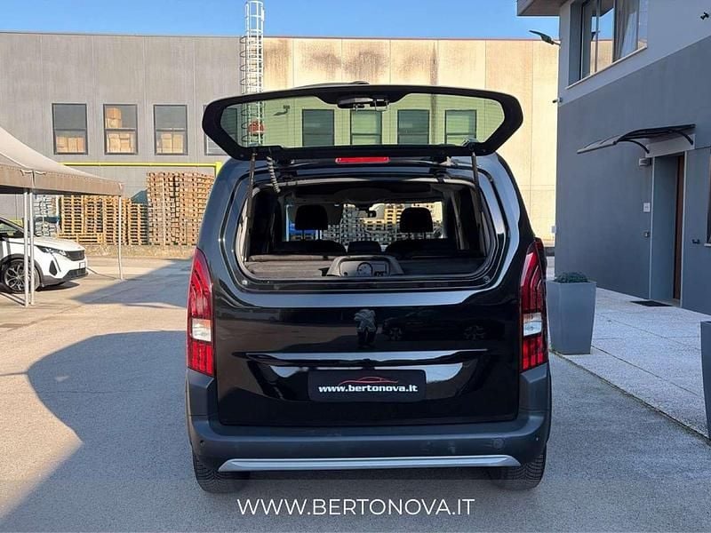 Usata Peugeot Rifter Active 131 CV (96 kW) 2019 Nero Monovolume