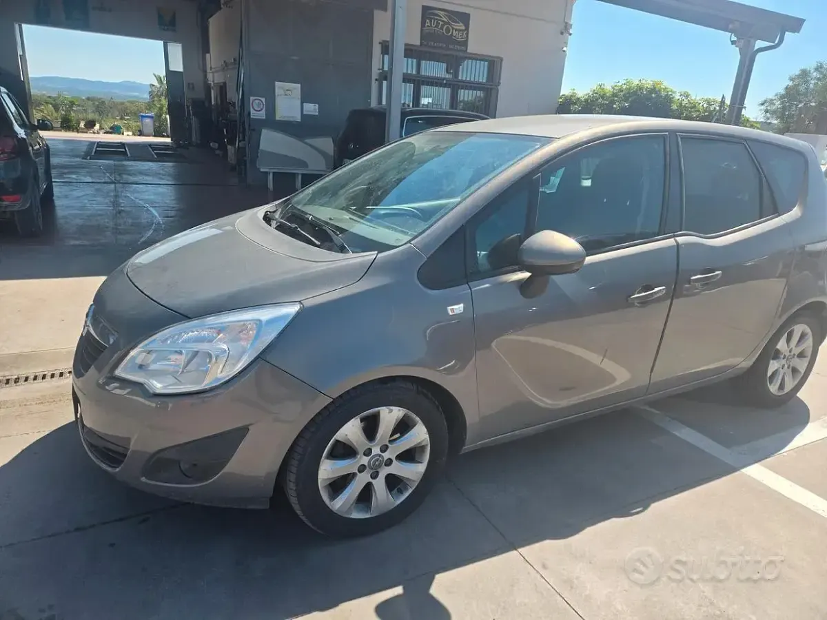 Usata Opel Meriva 95 CV (69 kW) 2012 Grigio Monovolume