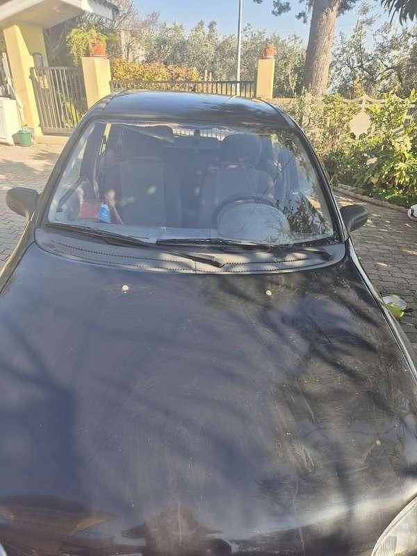 Usata Opel Corsa Swing 45 CV (33 kW) 1995 Nero Berlina