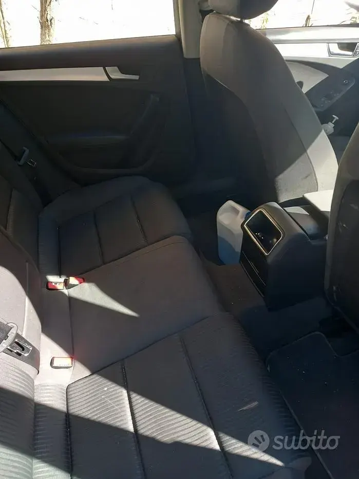 Usata Audi A4 143 CV (105 kW) 2011 Grigio Berlina