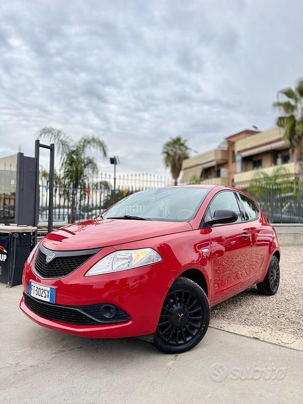 Rosso Usata 2019 Lancia Ypsilon Gold Due volumi | 7999 € (Ottimo prezzo) - Immagine 1/4