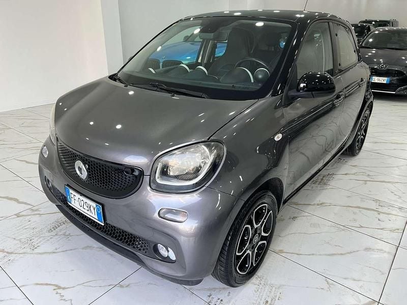 Grigio Usata 2015 Smart ForFour Passion Utilitaria | 9990 € (Buon prezzo) - Immagine 1/4