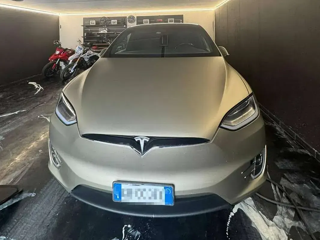 Usata Tesla Model X 158 kW (215 CV) 2018 Oro SUV