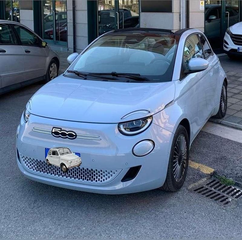 Blu Usata 2021 Fiat 500e Passion Cabrio | 19.800 € (Buon prezzo) - Immagine 1/4