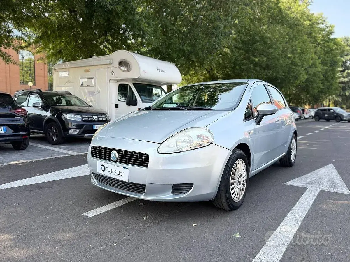 Usata Fiat Punto 75 CV (55 kW) 2005 Utilitaria