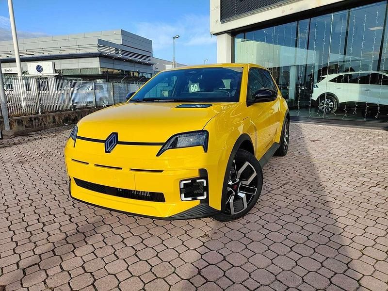 Giallo Nuova 2025 Renault 5 E-Tech Urban Tre volumi | 23.990 € (Super prezzo) - Immagine 1/4