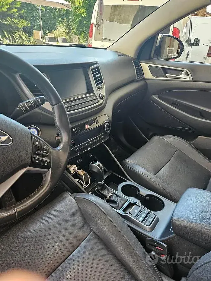 Usata Hyundai Tucson 141 CV (103 kW) 2016 Grigio SUV