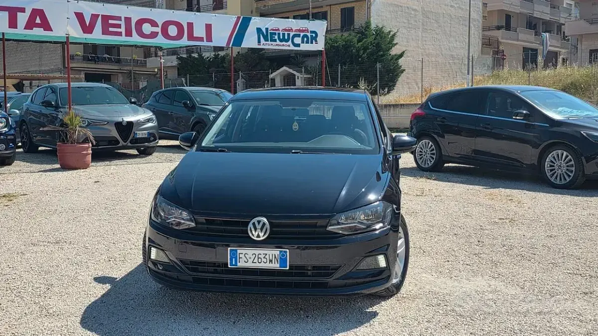 Begagnad VW Polo Highline 90 HK (66 kW) 2018 Svart Halvkombi
