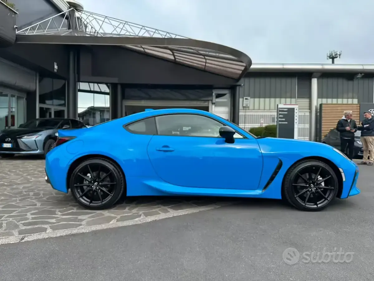 Usata Toyota GR86 Premium 234 CV (172 kW) 2023 Bluazzurro Coupé