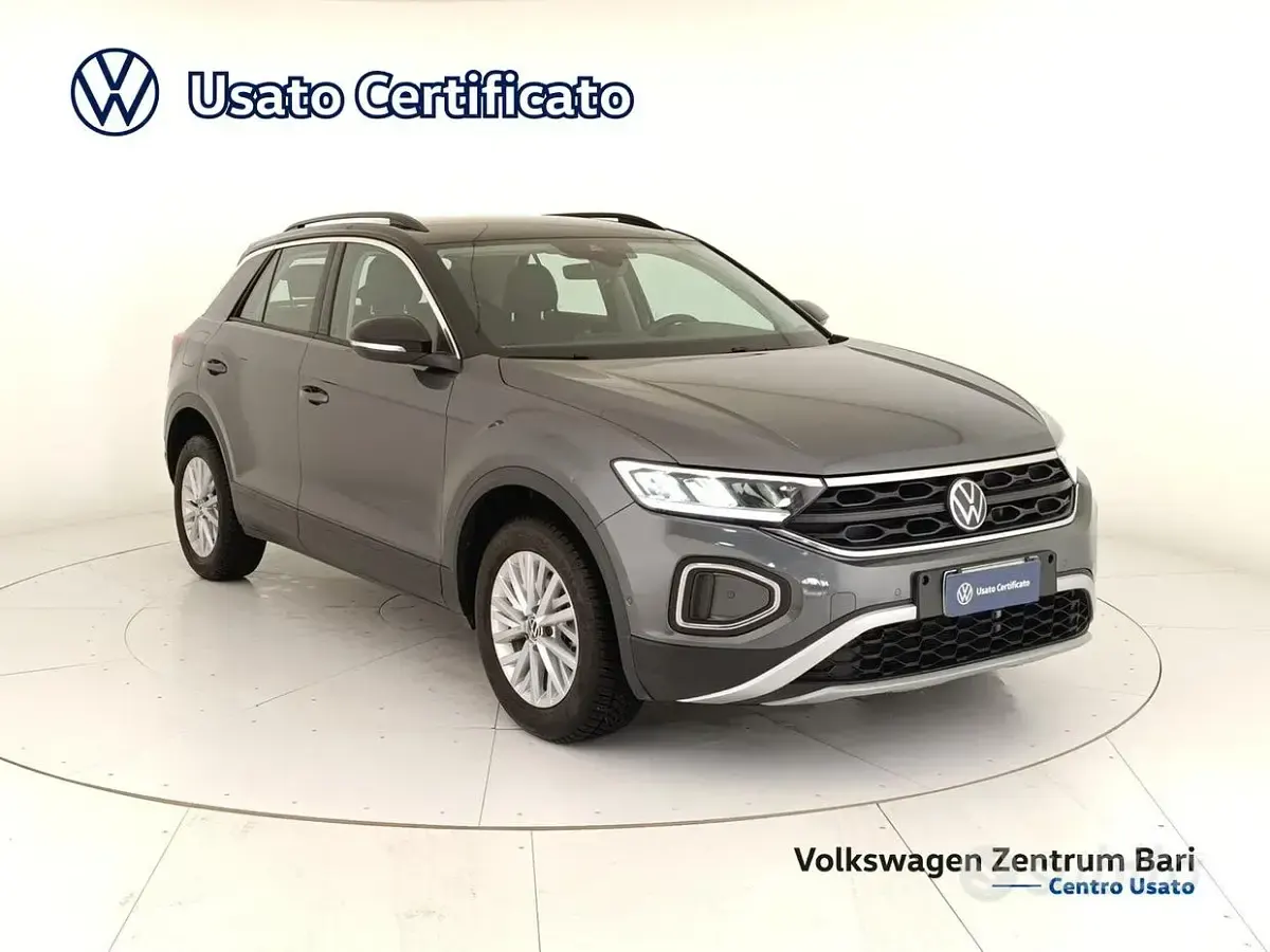 Usata VW T-Roc Life 110 CV (80 kW) 2023 Grigio SUV
