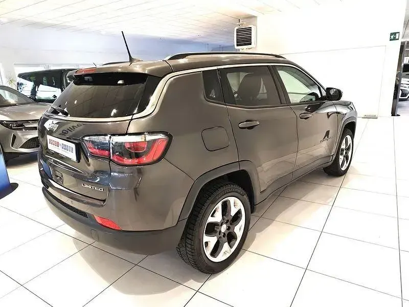 Usata Jeep Compass Limited 140 CV (102 kW) 2018 Grigio SUV