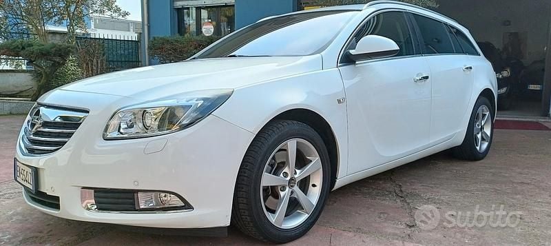 Usata Opel Insignia Cosmo 160 CV (117 kW) 2012 Bianco Station wagon