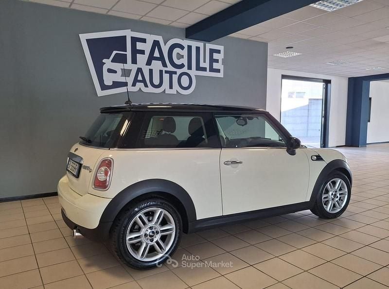 Usata Mini Cooper D Hype 111 CV (81 kW) 2014 Beige Utilitaria