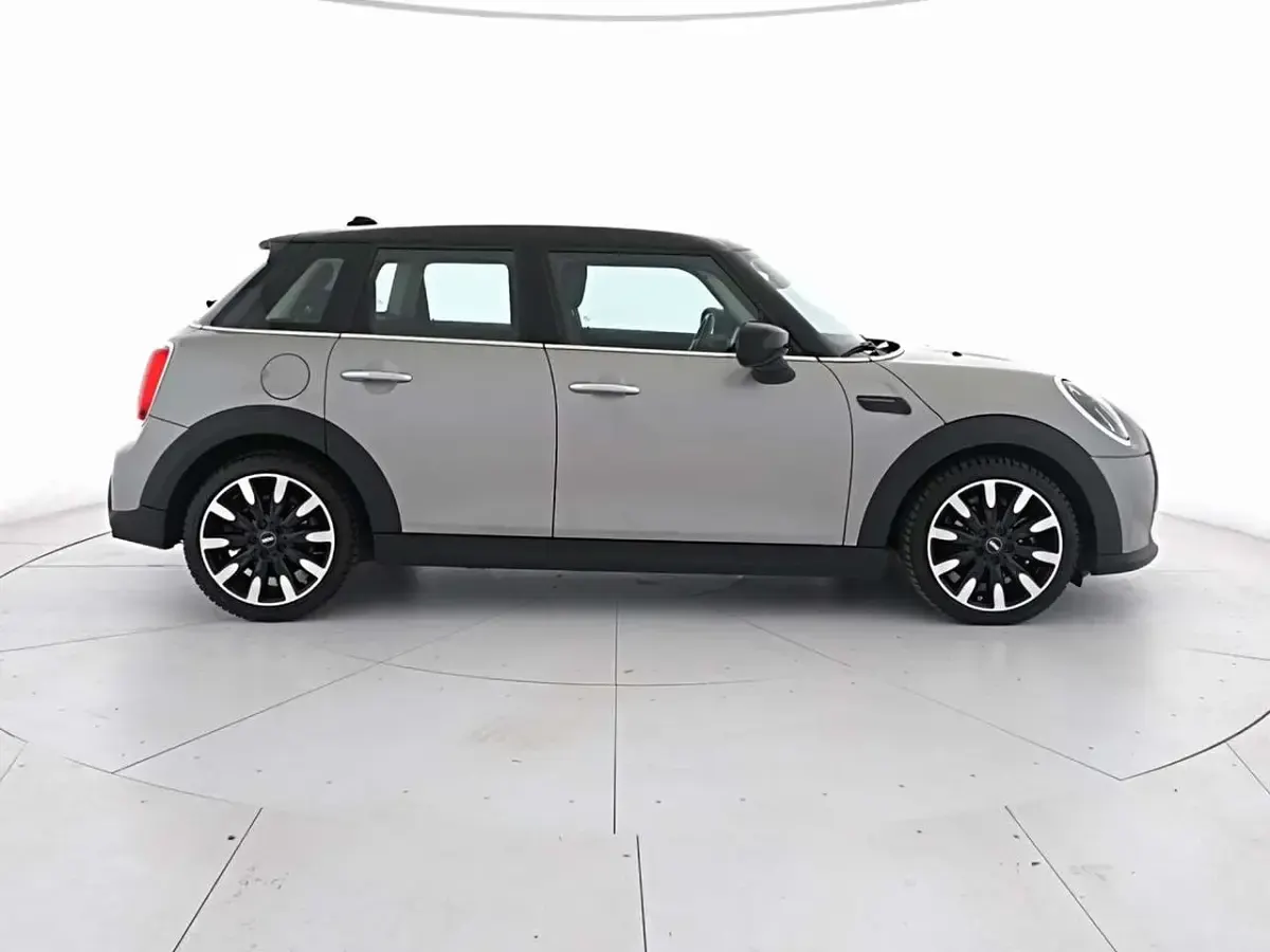 Usata Mini Cooper Essential 136 CV (100 kW) 2022 Melting silver iii Utilitaria