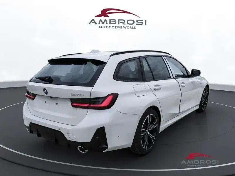 Nuova BMW 320 M Sport 190 CV (139 kW) 2025 Alpin white pastello Station wagon