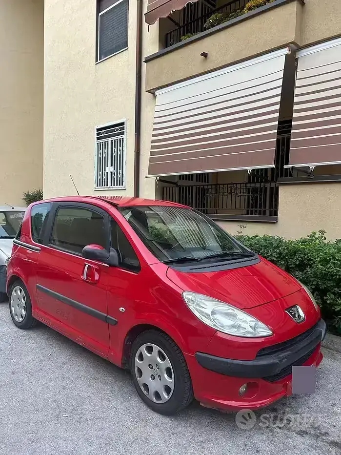 Usata Peugeot 1007 73 CV (53 kW) 2005 Rosso Monovolume