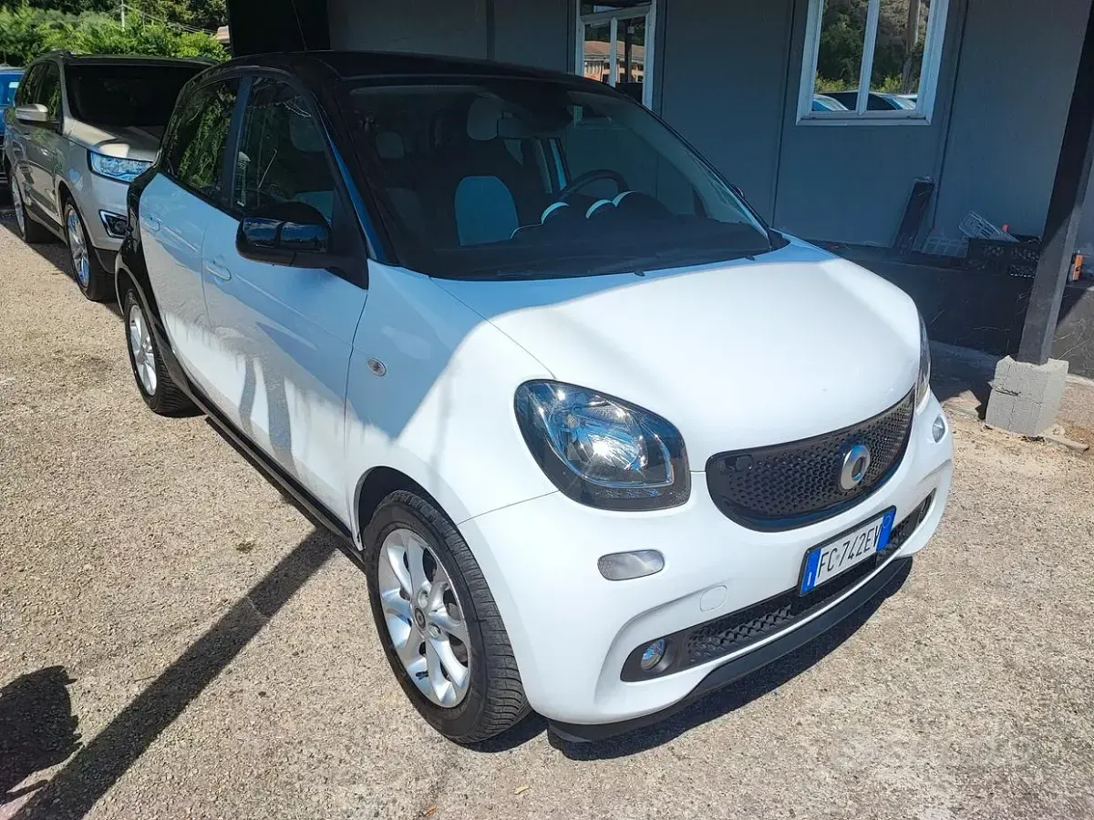 Usata Smart ForFour Prime 71 CV (52 kW) 2016 Bianco Utilitaria