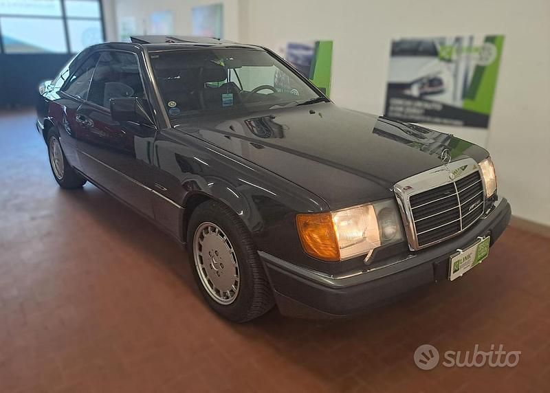 Nero Usata 1990 Mercedes E300 AMG Tre volumi | 15.900 € - Immagine 1/4