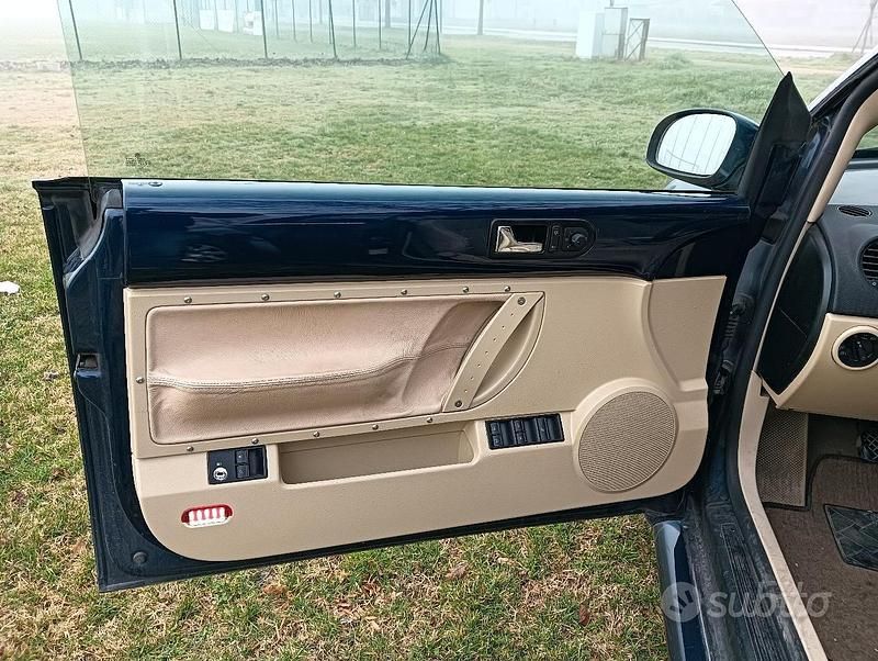 Usata VW New Beetle 2003 Blu Utilitaria