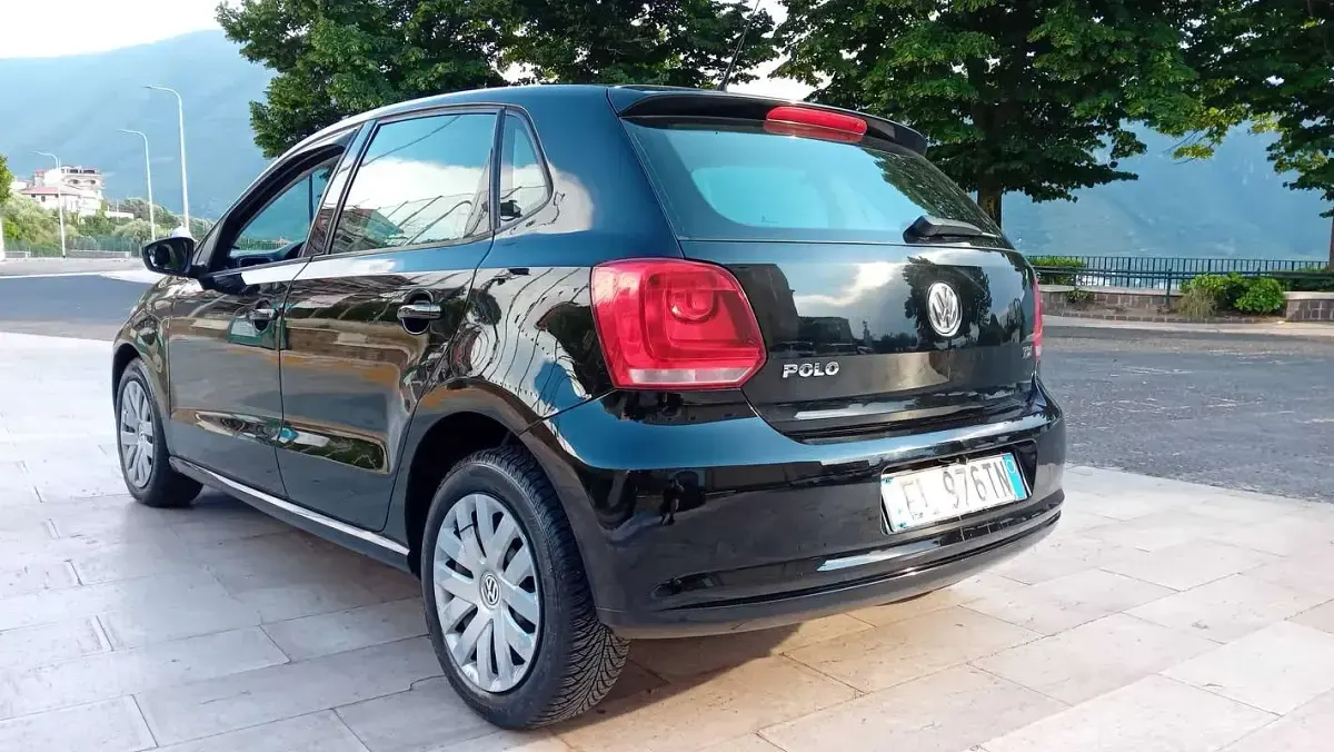 Usata VW Polo Comfortline 75 CV (55 kW) 2012 Nero Utilitaria