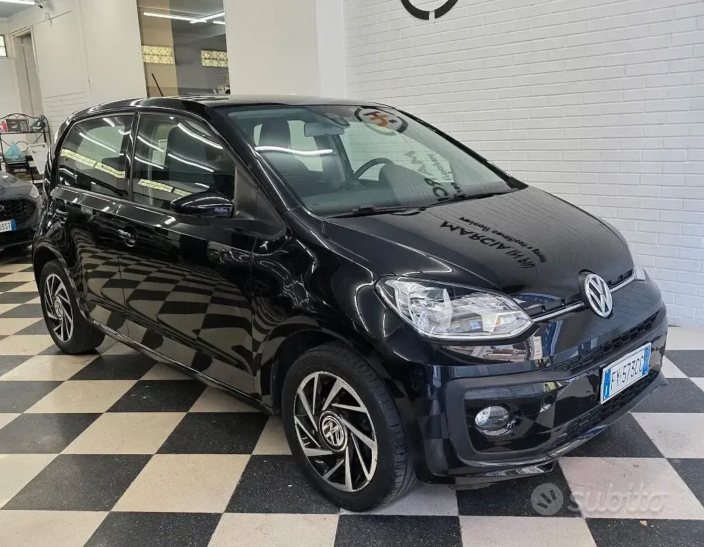 Usata VW up! Move 60 CV (44 kW) 2019 Nero Utilitaria