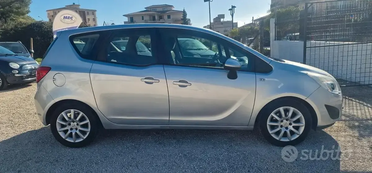 Usata Opel Meriva 95 CV (69 kW) 2012 Grigio Monovolume