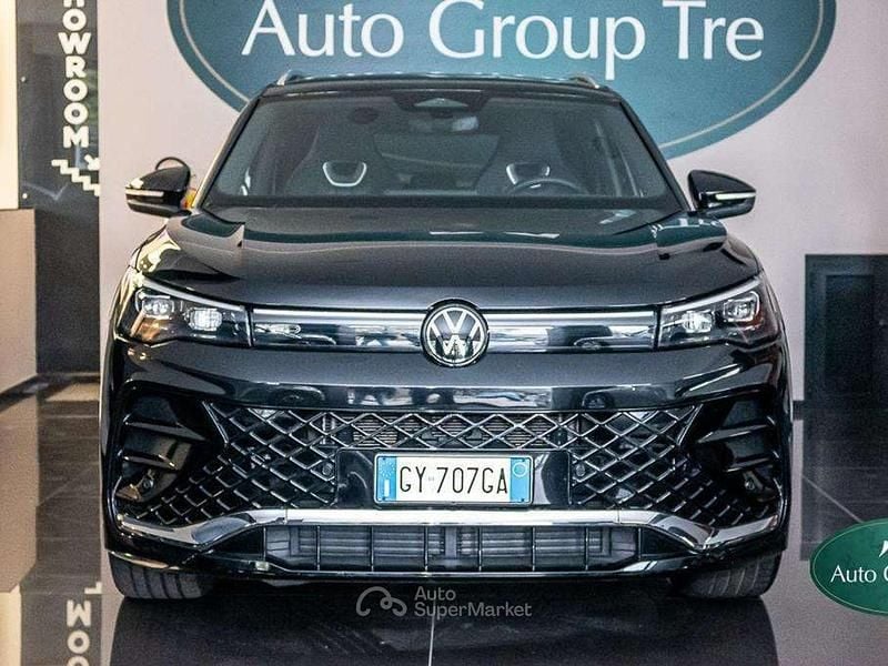 Usata VW Tiguan R-line Plus 150 CV (110 kW) 2025 Nero midnight SUV