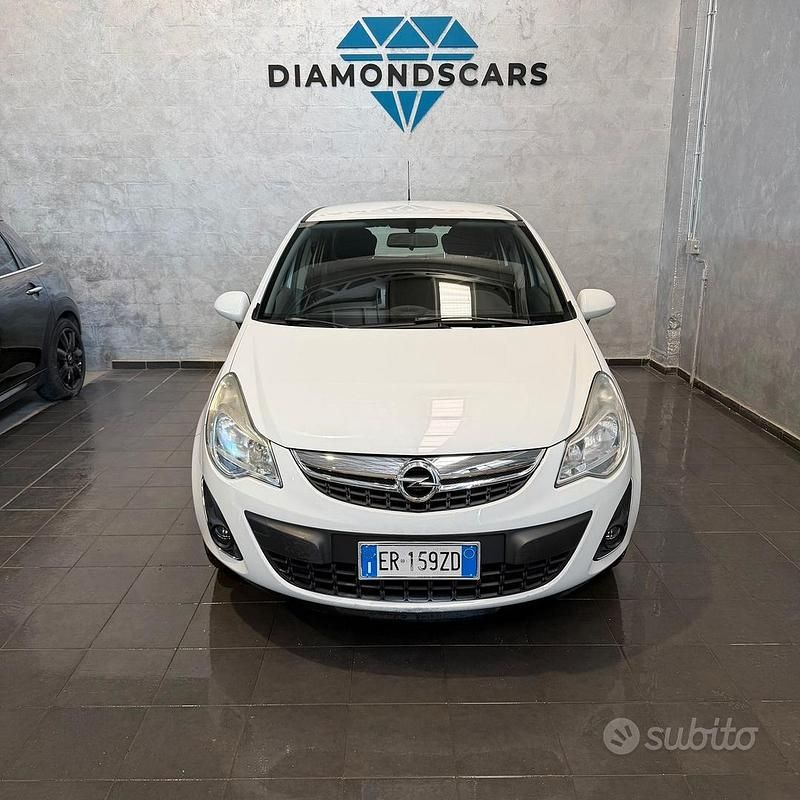 Usata Opel Corsa Edition 86 CV (63 kW) 2013 Bianco Utilitaria
