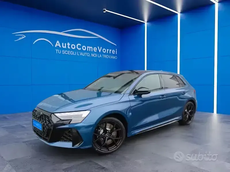Usata Audi RS3 Comfort 400 CV (294 kW) 2026 Blu/azzurro Berlina