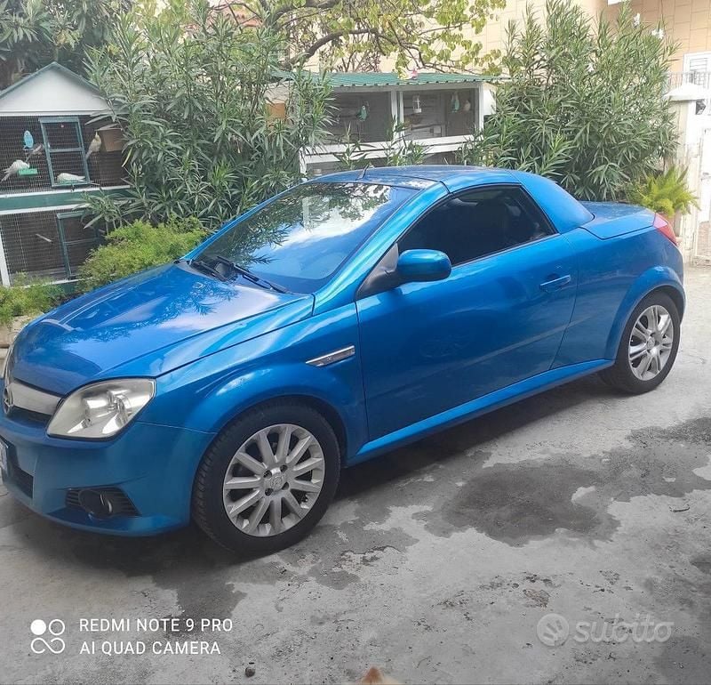 Usata Opel Tigra 2005 Blu Cabrio