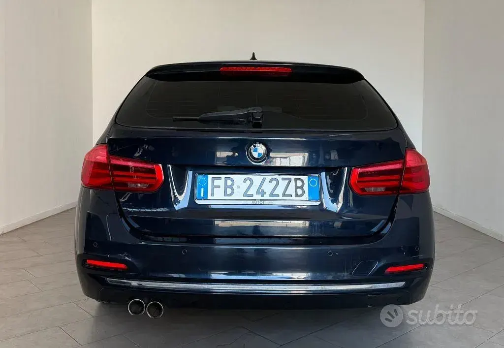 Usata BMW 320 Luxury Line 190 CV (139 kW) 2015 Bluazzurro Station wagon