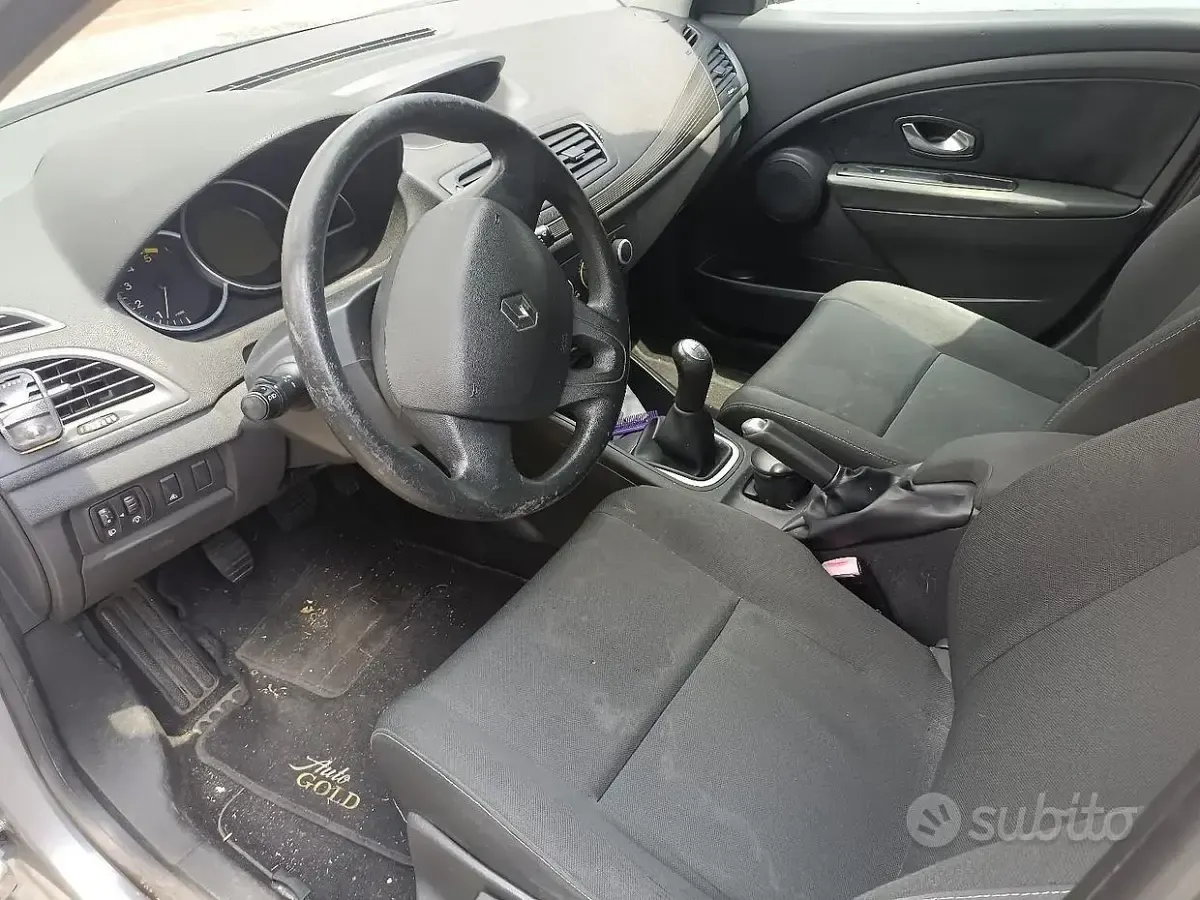 Usata Renault Mégane 90 CV (66 kW) 2009 Grigio Berlina