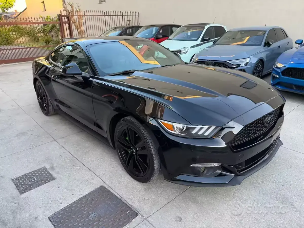 Usata Ford Mustang Fastback 317 CV (233 kW) 2016 Nero Coupé