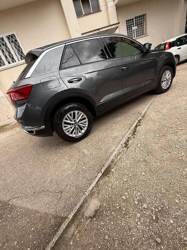 Usata VW T-Roc Business 116 CV (85 kW) 2021 Grigio SUV