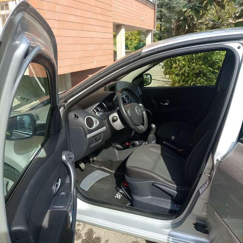 Usata 2011 Renault Clio II Berlina | 3200 € (Ottimo prezzo) - Immagine 1/4